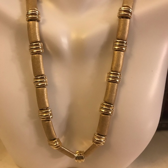 Vintage Trifari gold toned linked choker - Picture 2 of 6